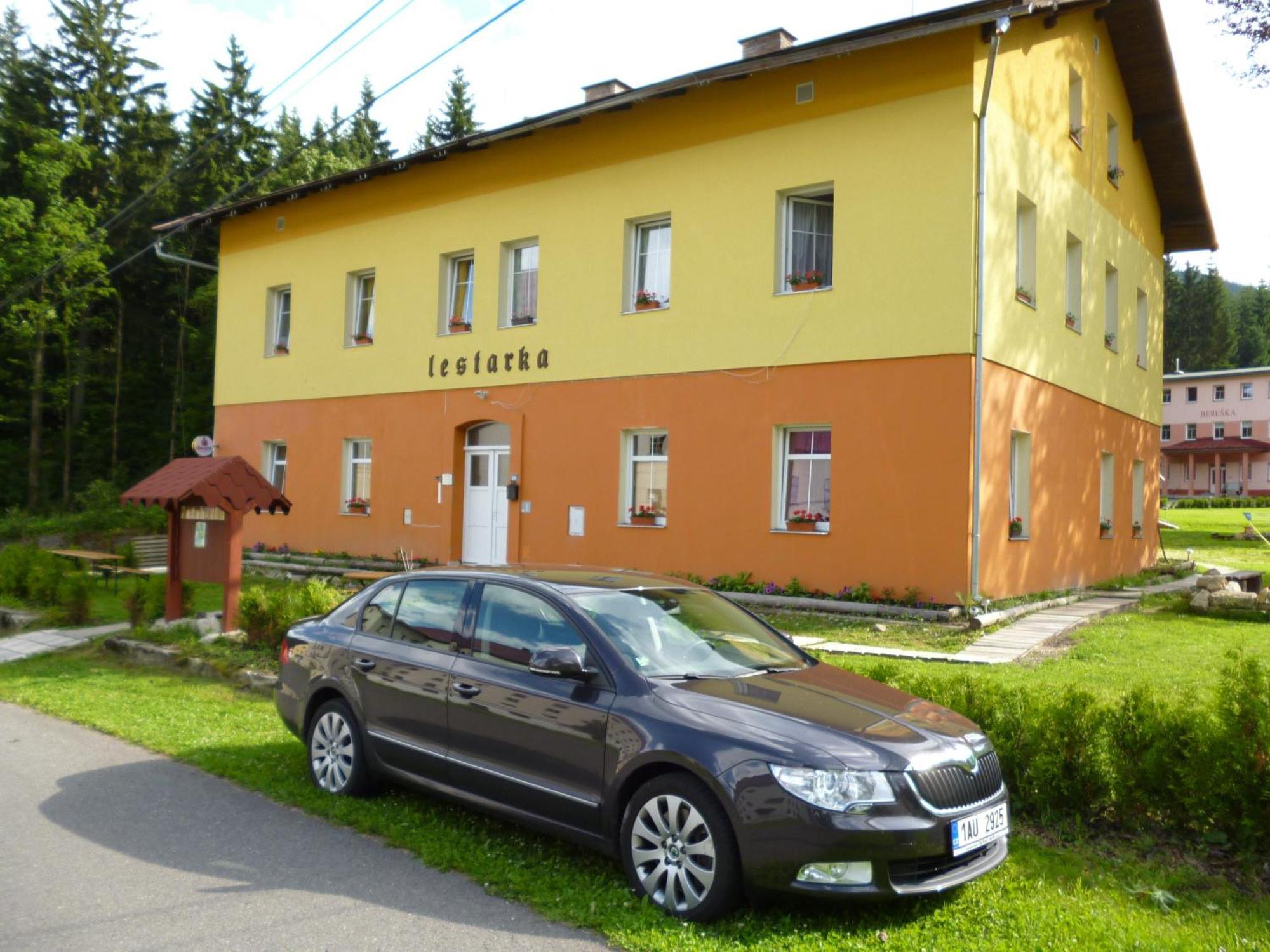 Apartmany Lestarka Korenov Bagian luar foto
