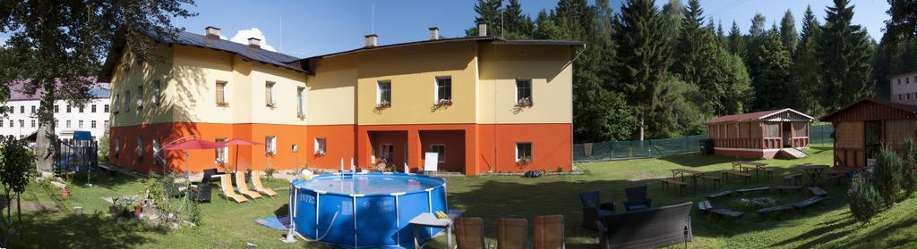 Apartmany Lestarka Korenov Bagian luar foto