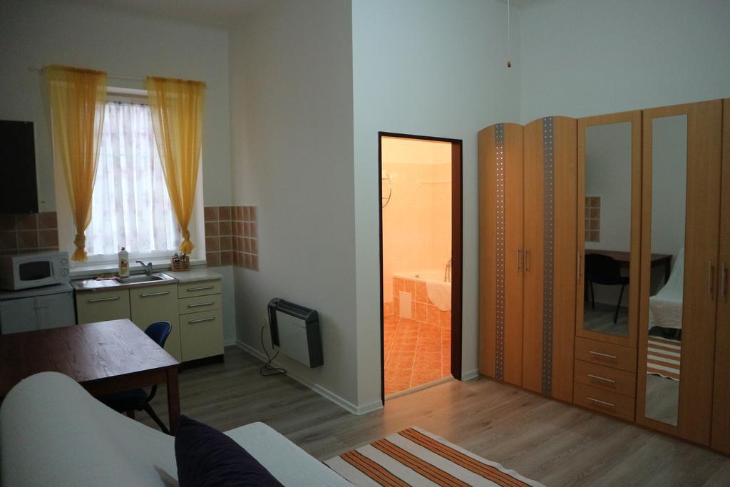Apartmany Lestarka Korenov Bagian luar foto