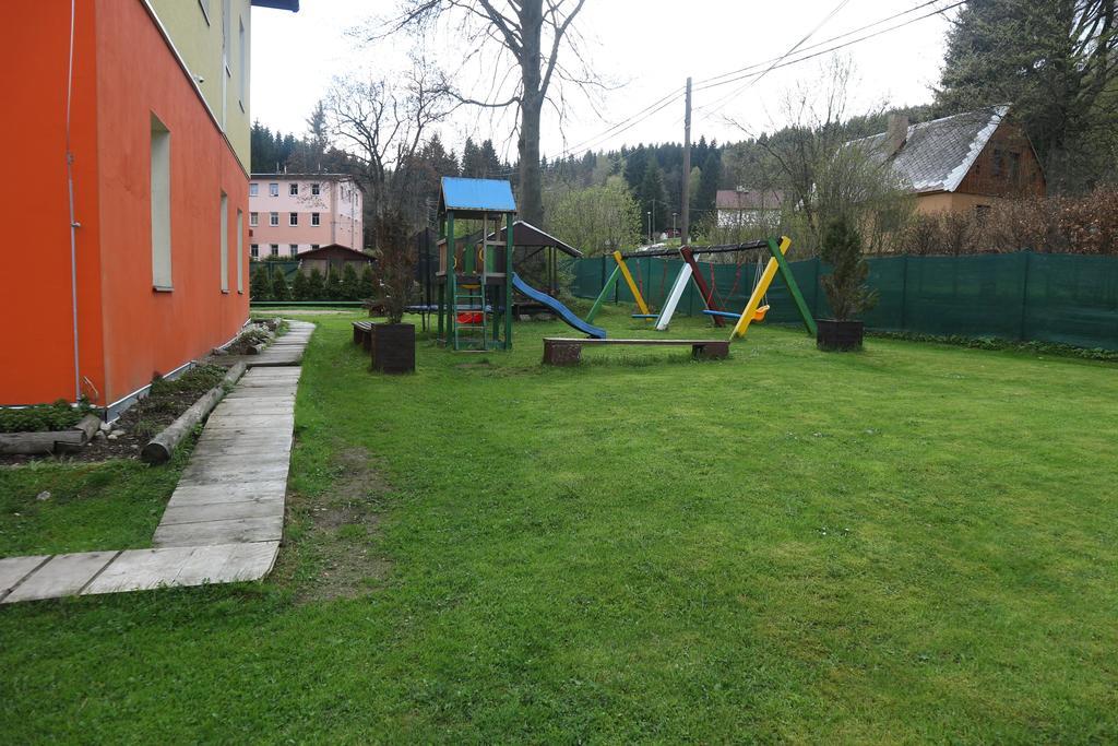 Apartmany Lestarka Korenov Bagian luar foto